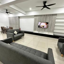 Manjung Vermogen Stay-Wi-Fi+KTV(Near Aeon), hotel sa Sitiawan