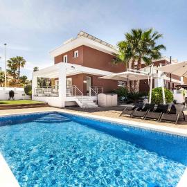 Casa Bos Orange Wellness Luxury Entire Villa Jacuzzi & Pool Gran Alacant near Beach, hotel in Puerto Marino