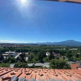 Deliziosa mansarda con vista panoramica, hotel en Cuneo