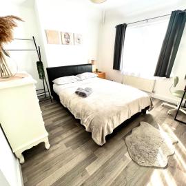 Beautiful Double Room for One Person, hotel in Bromley