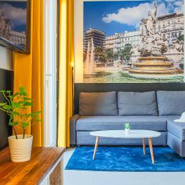 #3 Toulon CENTRE, BALCON, LUMINEUX, STATIONNEMENT FACILE, TOUT CONFORT, hotel in Toulon
