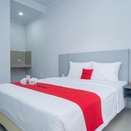 RedDoorz @ Jalan Gunung Talang Mahendradatta, hotel v mestu Kerobokan