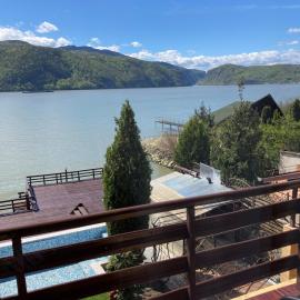 Pension La Ponton, hotel din Eşelniţa