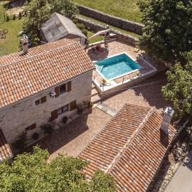 Authentic Istran House Peteh with Pool in heart of Istria