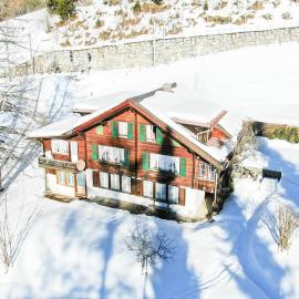 Cosy Traditional Swiss Chalet