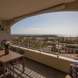 Comfortable apartment with amazing sea views, hotel in Palm-Mar