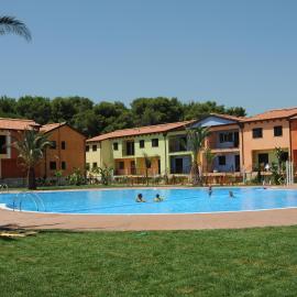 Case Vacanza Villaggio Riva Azzurra, хотел в Поликоро