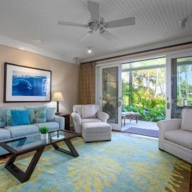 Glorious Beachfront High End Villa grass to sand, hotel u gradu Kahuku
