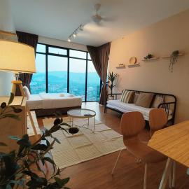 New Georgetown Modern City View 2BR Homestay for 10pax 无敌美景两房民宿 Beacon Executive Suite, hotel in George Town