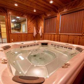 Enjoy The Outback+ Indoor Hot tub+Games+Puzzles+Tennis Court، فندق في Mount Pleasant