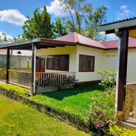 Ilasan cottage., hotel i Tomohon