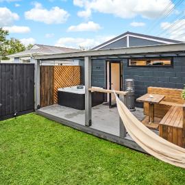 Studio Unit with Spa Bath