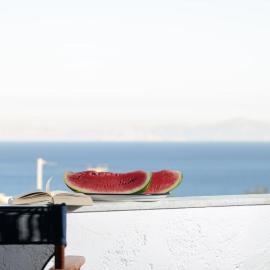 "Triacanthos" 3 bedroom house, hotel in Moutsouna Naxos