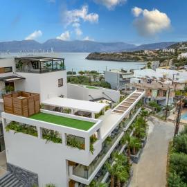 Beach Walk Luxury Suites, hotel in Agios Nikolaos