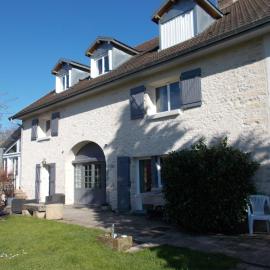 Les Petunias, Hotel in Hugier