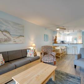 Oceanfront Carolina Beach Condo w/ Pool & Views!, hotel in Carolina Beach