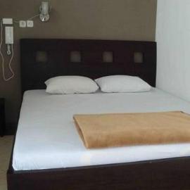 Hotel Nirwana Situbondo RedPartner, hotel a Banyuanget