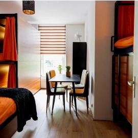 Recharge Hostel, hotel di Rotterdam