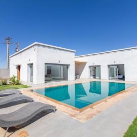 Villa Coquelicot, modern style avec jacuzzi, piscine Chauffée