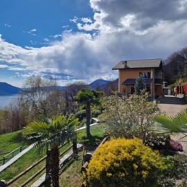 Appartamento Torilla, hotel u gradu Trarego