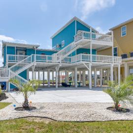 Walk to Shore: Freeport Beach House w/ Grill!
