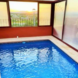 Vivienda de estilo rústico con piscina LA GRANÁ, hotel in Bullas