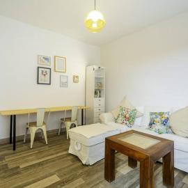 Casa Mediterránea en Badalona, hotel in Badalona