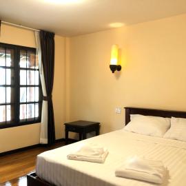 ณาคูรีสอร์ท Nakoo resort Ngao, hotel em Ban Na Kae