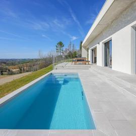 VILLA LE BELVEDERE-DESIGN-PISCINE-VUE-GAILLAC: Salvagnac şehrinde bir otel