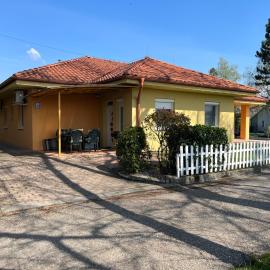 Villa Gracia Patince、パティンスのホテル