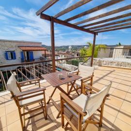 Poseidon's Pool Paradise, hotel u gradu Skarinou