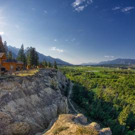 The Raven's Nest Resort & Campground, hotel in Fairmont Hot Springs