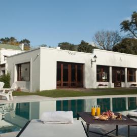 Las Moras Hotel, hotel en San Lorenzo
