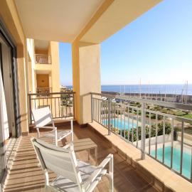 Stunning Seafront Portomaso Apartment, hotel en Paceville
