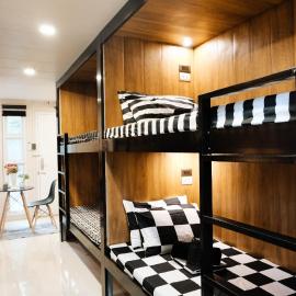 J & J Homestay, hotel en Corón