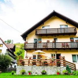 Casa Anastasia - Moieciu de Sus, hotel di Moieciu de Sus