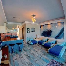 Deluxe Beach Apartment- Sleeps 2 & Private Terrace, hotel di Haraki