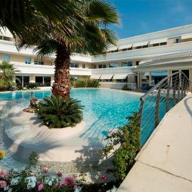 Residence Relais du Lac Village & Elite, hotel in Desenzano del Garda