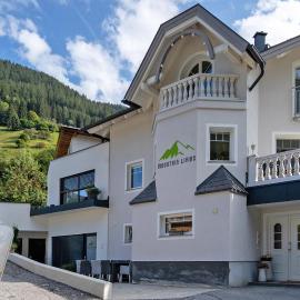 Mountain Living Ski-in & Ski out Silvretta Sommer Card Including, hotel v See