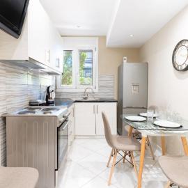 AIOLOS LUXURY alimos kalamaki market apartment 3 near the beach