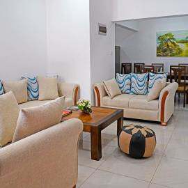 Lake Red 6 Apartments & Hotel, hotel in Nugegoda