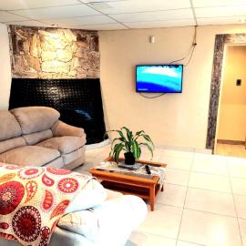 Departamento familiar interno cercano a la ruta 40，馬拉圭的飯店