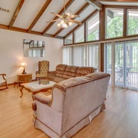 Gassville Home 3 Mi to White River & Trout Fishing, hotel in Gassville