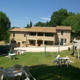 Agriturismo Longetti، فندق في أسيسي