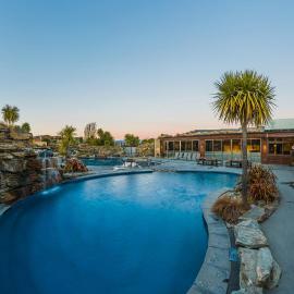 Oakridge Resort Lake Wanaka, hotel di Wanaka