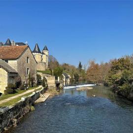Happiness Verteuil sur Charente, hotel in Verteuil-sur-Charente