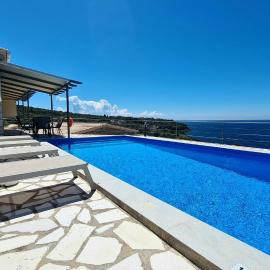 Amousso Bay Villas, hotel in Marantochori