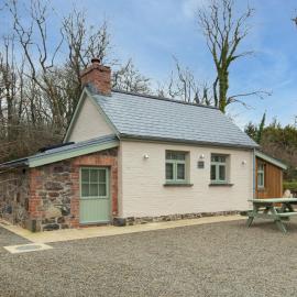 The Woodland Retreat Pembrokeshire Dog-friendly