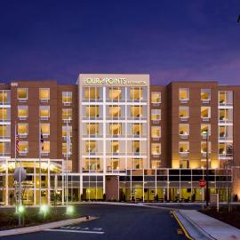 Four Points by Sheraton Raleigh Durham Airport, хотел в Морисвил