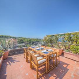 CASA SOLE Terrazza con vista mare, Relax e Wifi, hotel em Camogli